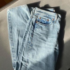 LEVI’S WEDGIE STRAIGHT SZ 26